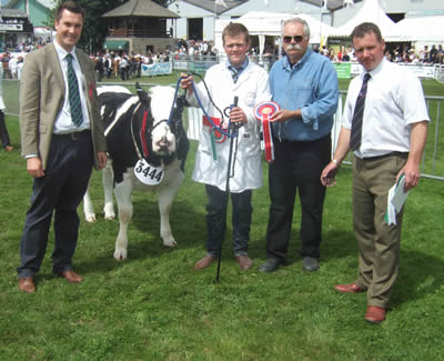 The Champion presentation – L/R  Renewable Energy Systems (sponsors), Boomer Birch, Ken Miller and Andy Ryder (judge)